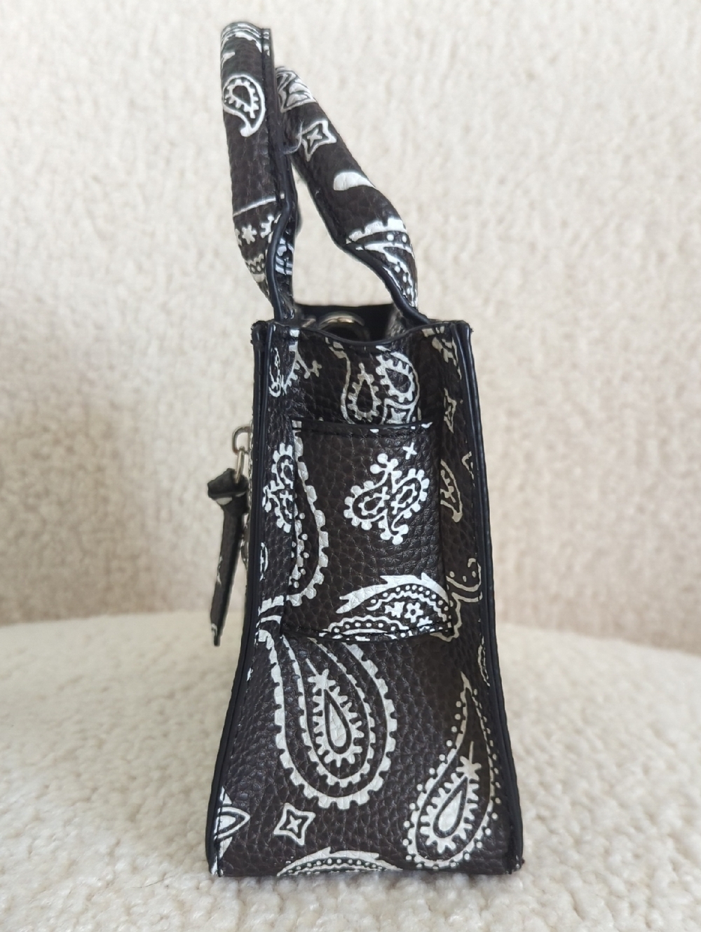 Brandon Blackwood Kuei bag in Black bandana Paisley print - Picture 4 of 11